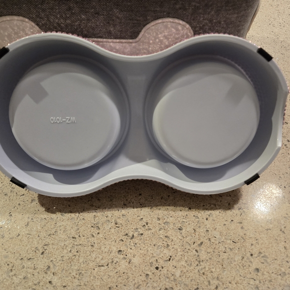 Pink Rhinestone Double Pet Bowl - Picture 3 of 4